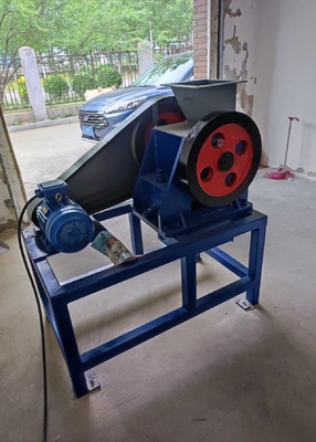 密封された密集した MPE のタイプ実験室の顎粉砕機 45kg/H 機械